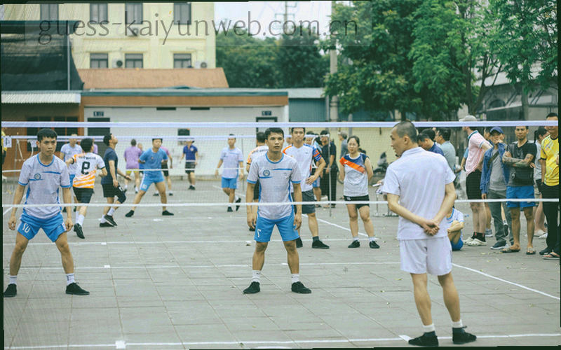 赛事回访模块功能界面线稿，突出回访入口按钮